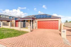 Unit 2/3 L’Aquila Cir, Beeliar WA 6164, Australia