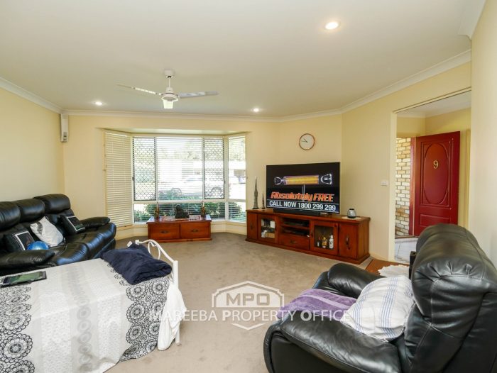 9 Natalie Cl, Mareeba QLD 4880, Australia