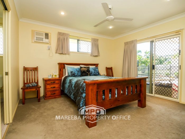 9 Natalie Cl, Mareeba QLD 4880, Australia