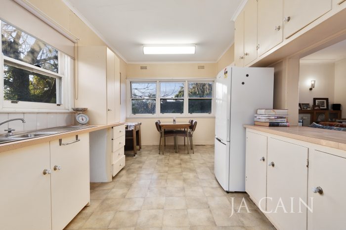 9 Paisley St, Box Hill North VIC 3129, Australia