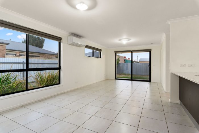 356/358 Cambourne St, Lavington NSW 2641, Australia