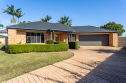 5 Emery Ct, Avenell Heights QLD 4670, Australia