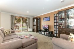 16 Ashmore Cres, Kanahooka NSW 2530, Australia