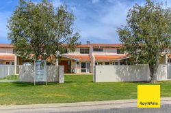 3/9 De Burgh St, Ledge Point WA 6043, Australia