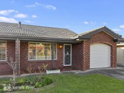 2/13 Evans Cres, Oaklands Park SA 5046, Australia