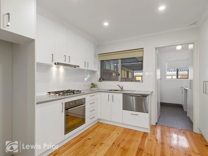 2/13 Evans Cres, Oaklands Park SA 5046, Australia