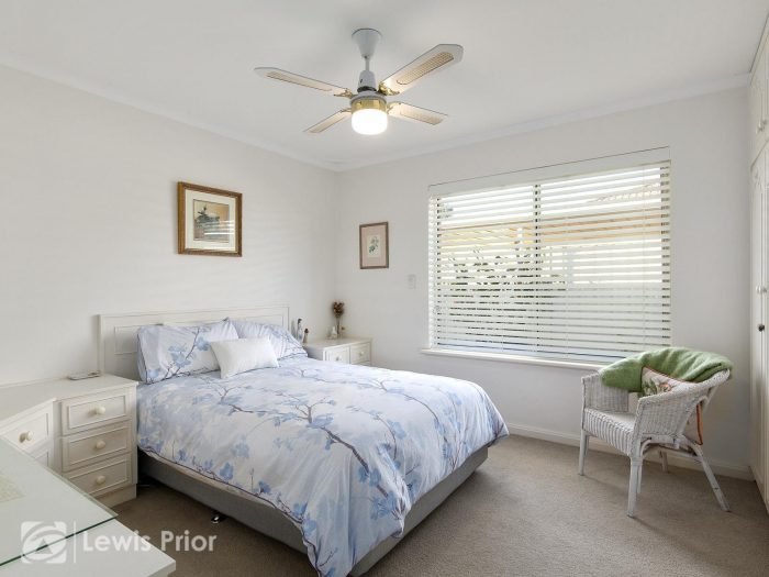 2/13 Evans Cres, Oaklands Park SA 5046, Australia