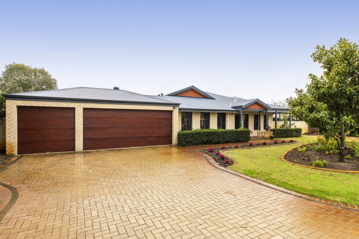 37 Horseshoe Cct, Henley Brook WA 6055, Australia