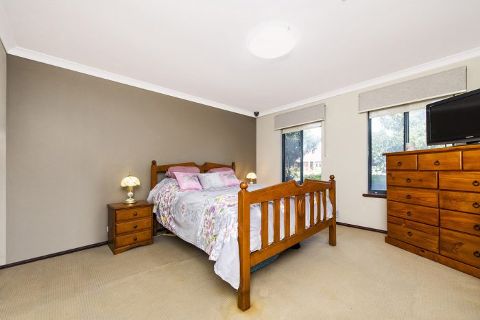 37 Horseshoe Cct, Henley Brook WA 6055, Australia