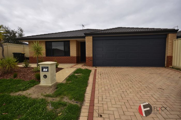 98 Kembla Cir, Madeley WA 6065, Australia