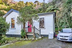 55 Garden Road, Northland, Wellington, 6012, New Zealand