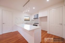 1/56 Larch Cres, Mount Waverley VIC 3149, Australia