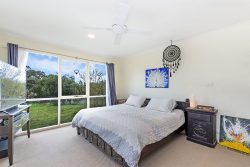 64 Jennings Rd, Hamilton VIC 3300, Australia