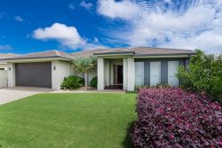 3 Beardsworth Ct, Middle Ridge QLD 4350, Australia