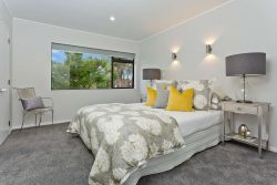 2/6 Ensign Place, Hillcrest, North Shore City, Auckland, 0627, New Zealand