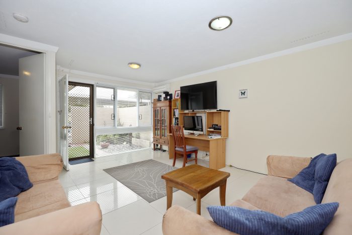 6B Notley Ct, Wanneroo WA 6065, Australia