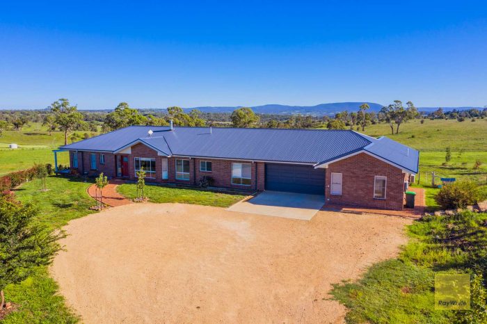 4 Parsons Cl, Armidale NSW 2350, Australia