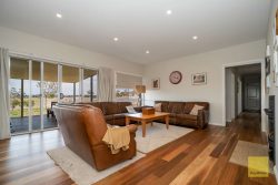 4 Parsons Cl, Armidale NSW 2350, Australia