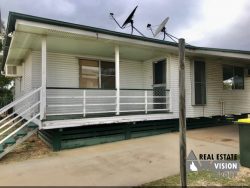 29 Wattle St, Blackwater QLD 4717, Australia