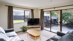 145 Royal Park Drive, Parklands, Christchurch City, Canterbury, 8083, New Zealand