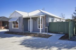 5/403 Old Melbourne Rd, Ballan VIC 3342, Australia