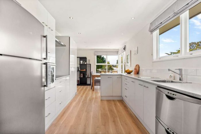 21 Ennis Avenue, Pakuranga, Manukau City, Auckland, 2010, New Zealand