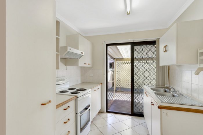 Unit 9/10 Melody Ct, The Palms, Warana QLD 4575, Australia