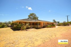 15 Mallard St, Kalbarri WA 6536, Australia