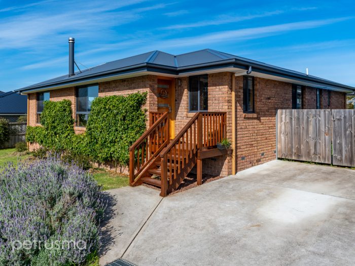 15 Open Dr, Snug TAS 7054, Australia