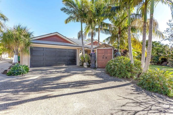 13 Meadows Rd, Withcott QLD 4352, Australia