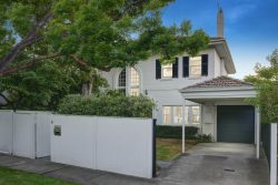 9 Balmerino Ave, Toorak VIC 3142, Australia