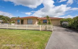 2 Beckett Ct, Spencer Park WA 6330, Australia