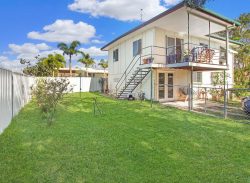 26 Sunset Ave, Bongaree QLD 4507, Australia