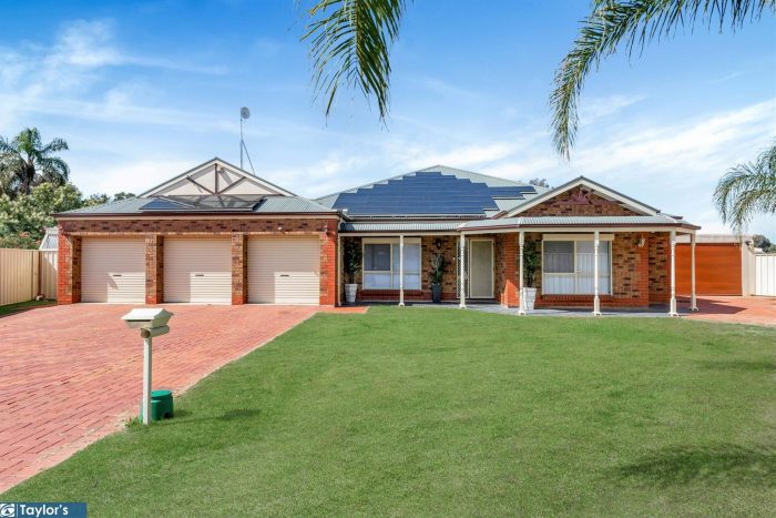 9 Koala Cres, Paralowie SA 5108, Australia