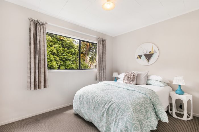 2/11 Kupari Place, Totara Vale, North Shore City, Auckland, 0629, New Zealand