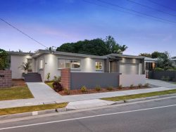 88 Robert St, Labrador QLD 4215, Australia