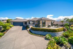 39 Roberta Crescent, Orewa, Rodney, Auckland, 0931, New Zealand