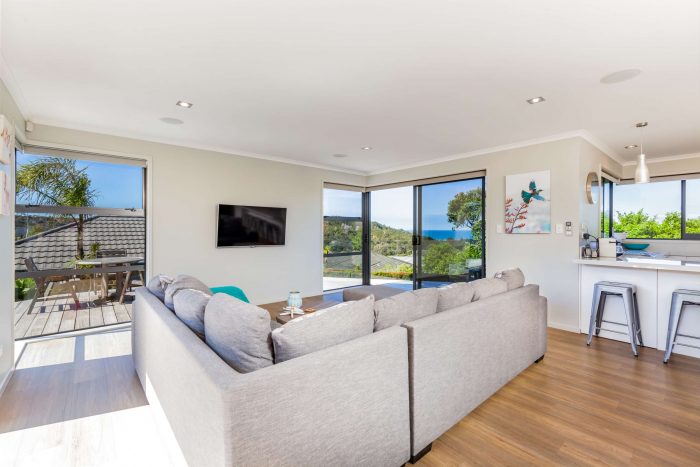 39 Roberta Crescent, Orewa, Rodney, Auckland, 0931, New Zealand