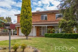 15 Cedar Cres, Tumut NSW 2720, Australia