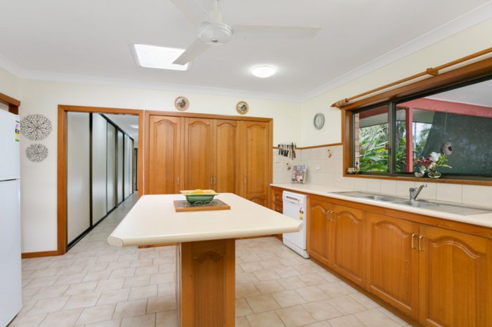 336 Mourilyan Harbour Rd, Etty Bay QLD 4858, Australia