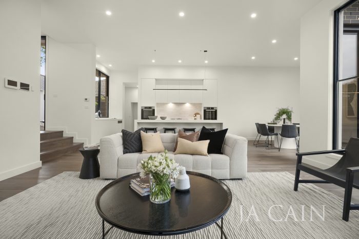 43 Flowerdale Rd, Glen Iris VIC 3146, Australia