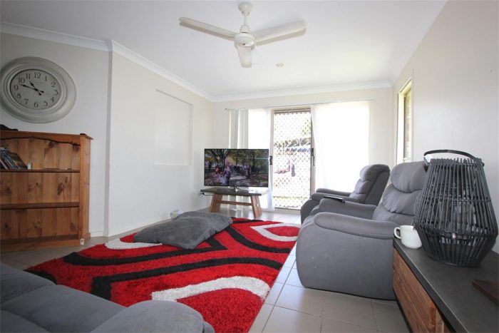 9 Yovan Ct, Loganlea QLD 4131, Australia