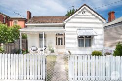 326 Ligar St, Soldiers Hill VIC 3350, Australia