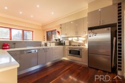 9 Lindbeck Ave, Tumut NSW 2720, Australia