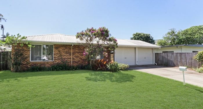 4 Lows Dr, Pacific Paradise QLD 4564, Australia