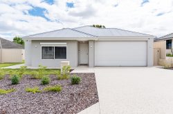 10 Ward Pl, Embleton WA 6062, Australia