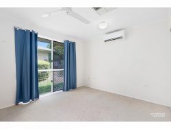 Unit 5/374 Limpus St, Frenchville QLD 4701, Australia