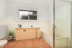 4A South Terrace, Avondale Heights VIC 3034, Australia