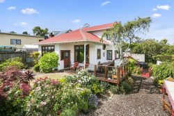 32 Bank Road, Warrington, Dunedin, Otago, 9471, New Zealand