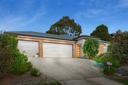 22 Old Warrandyte Rd, Ringwood North VIC 3134, Australia